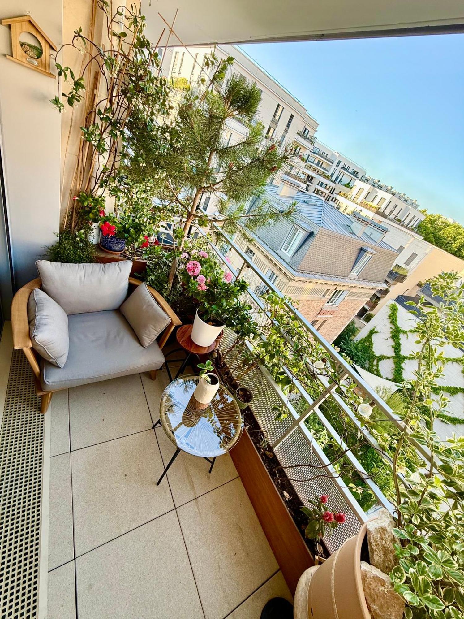 Apartment Stunning With Balcony To Visit Paris