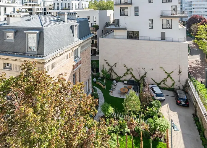 Stunning Apartment With Balcony To Visit Paris